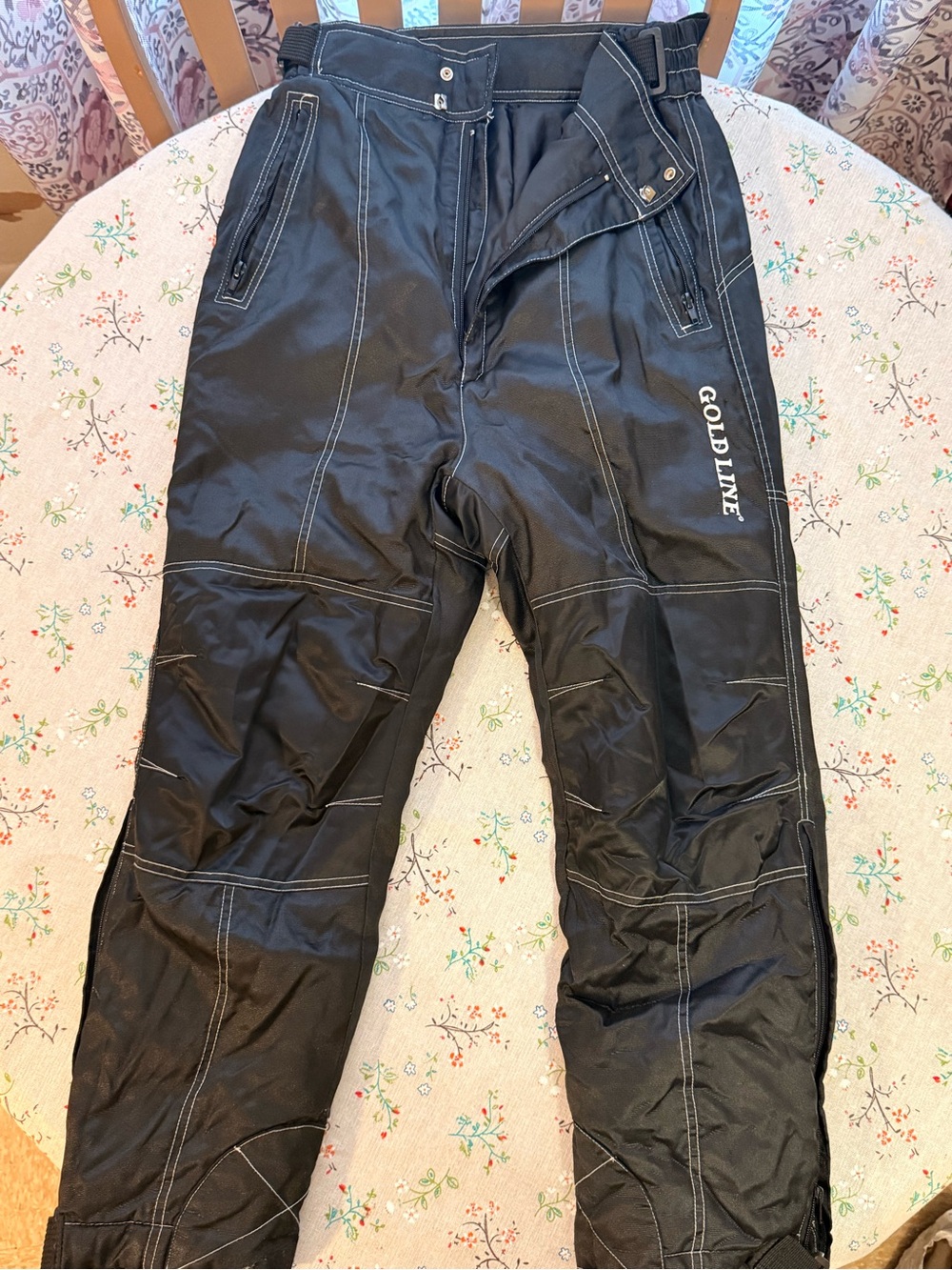 Women’s Black Snow/Winter/Curling Pants